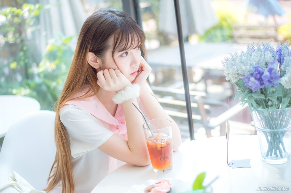 “差不多了。”孟达微笑着点点头，这两个人是法正带来交给他的，别的本事没有，但却有一口好口技，只要听过对方说话，便能将对方的声音模仿的八九不离十，之前的一切，自然是孟达刻意安排的，刘璋就算再昏庸，也不可能在这种时候做这种事情，而且天府之国，美女不少，以刘璋的地位，什么样的美女找不到，刘璋也没有什么特殊癖好，怎会跑去找将士的家属？